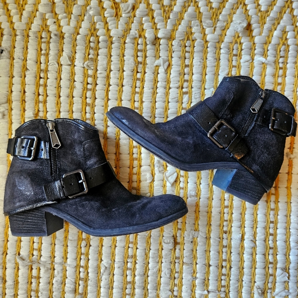 Donald J Pliner Dalis bootie in leather suede